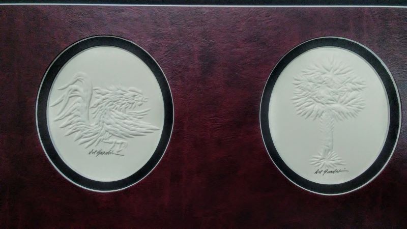 Emboss detail on diploma